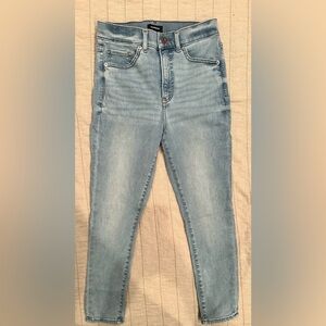 Express High rise skinny, size 6 Short, blue